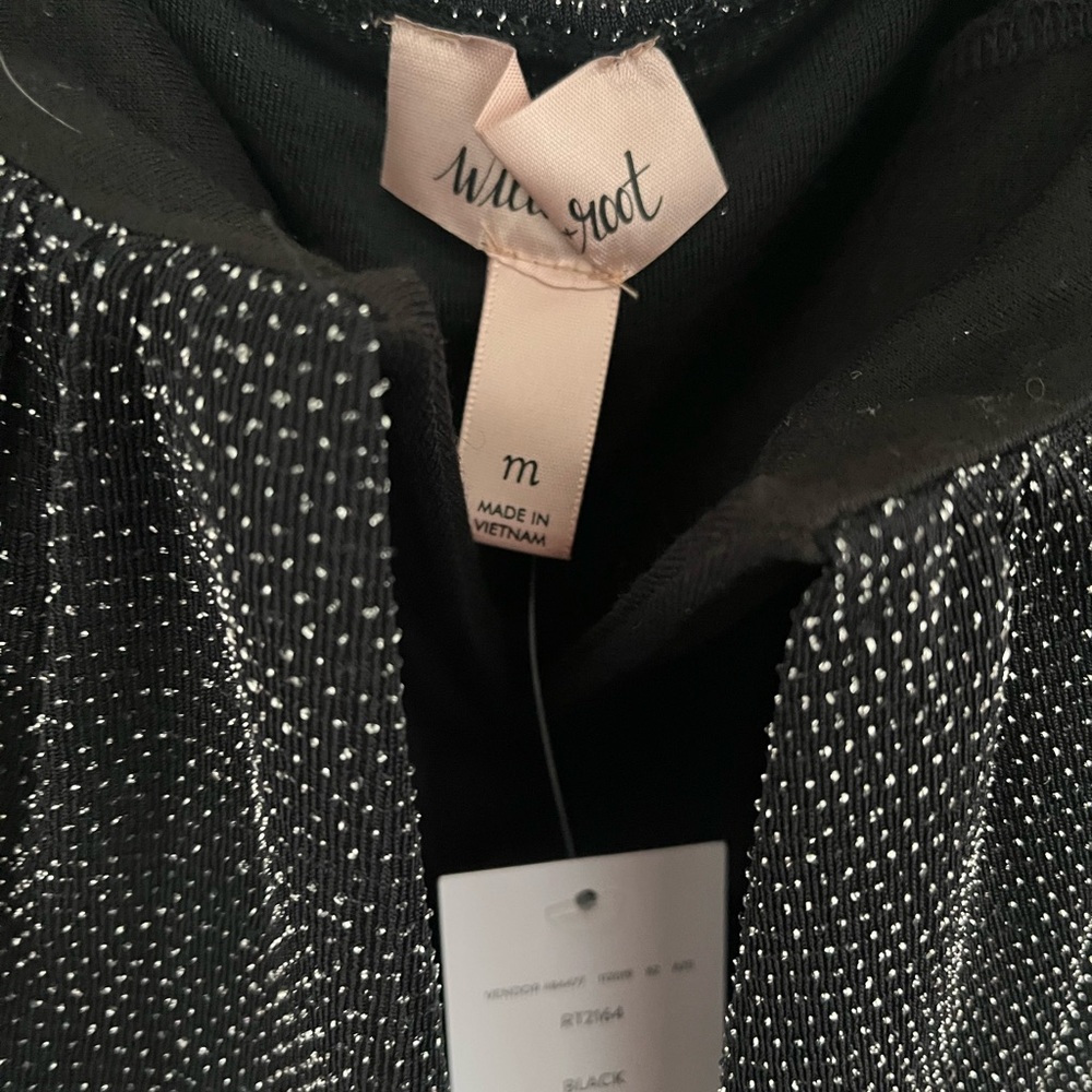 NEW Willow + Root / Sparkly Deep V Blouse Top Shirt Size Medium - Picture 13 of 16